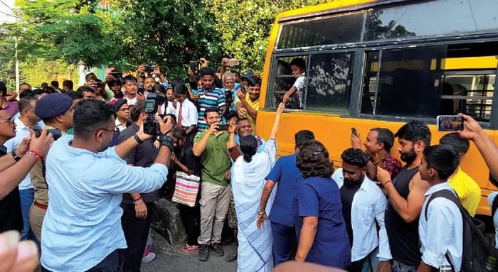ডুয়ার্স থেকে বিধ্বস্ত পাহাড়ে মমতা, আজ যাবেন সুখিয়াপোখরি, পুনর্গঠনের কাজ তদারকির জন্য টিম জিটিএ’র