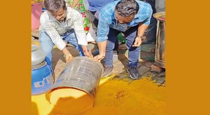 পোস্তার মশলাপাতির বাজারে হানা, ৫০ কেজি হলুদ-লঙ্কার গুঁড়ো নষ্ট করল কলকাতা পুরসভা