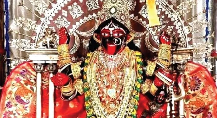 গৃহীর আরাধ্যা মা দক্ষিণাকালী