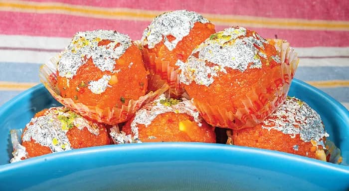 দেওয়ালিতে মিষ্টিমুখ