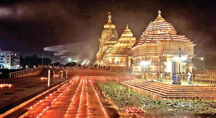 ১০০৮টি প্রদীপের আলোয় সাজল দীঘার জগন্নাথ মন্দির