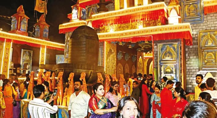 দুই বর্ধমানে প্রাচীন মন্দিরগুলিতে পুজো দিতে উপচে পড়ল ভক্তরা