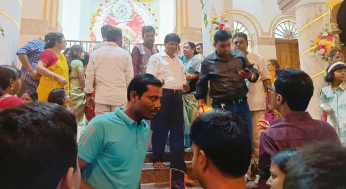 পুজোর দ্বিতীয় দিনেও ভিড় প্যান্ডেলে