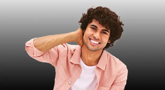 বলিউডে  টিকে থাকতে চান  নবাগত অভিনেতা