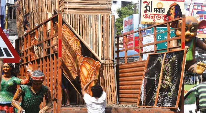 কালীপুজো শেষে স্বাভাবিক ছন্দে বারাসত ও মধ্যমগ্রাম, তিন রাতে আটক ৩০০