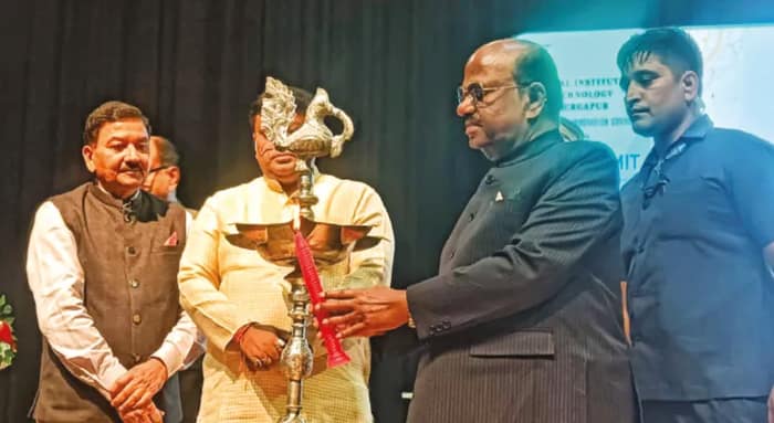 পশ্চিমবঙ্গের ভবিষ্যৎ ‘এক্সেলেন্ট’, দুর্গাপুরে মন্তব্য রাজ্যপালের