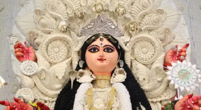প্রচলিত ধারণার বাইরে আখ্যানের গুচ্ছ চমক দেবী জগদ্ধাত্রীকে ঘিরে
