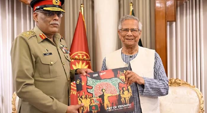 ভারতের সেভেন সিস্টার্স বাংলাদেশের! পাক সেনাকর্তাকে বিকৃত মানচিত্র উপহার ইউনুসের
