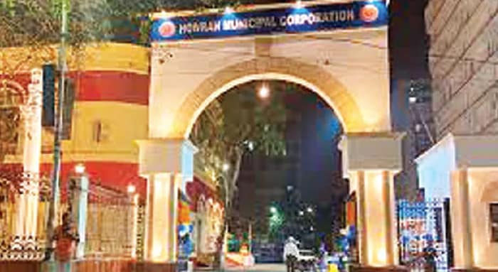 ‘অভিভাবকহীন’ পুরসভায় পরিষেবা পাব তো? ভাইস চেয়ারপার্সনের পর মুখ্য প্রশাসকেরও ইস্তফা, সিঁদুরে মেঘ দেখছে হাওড়া