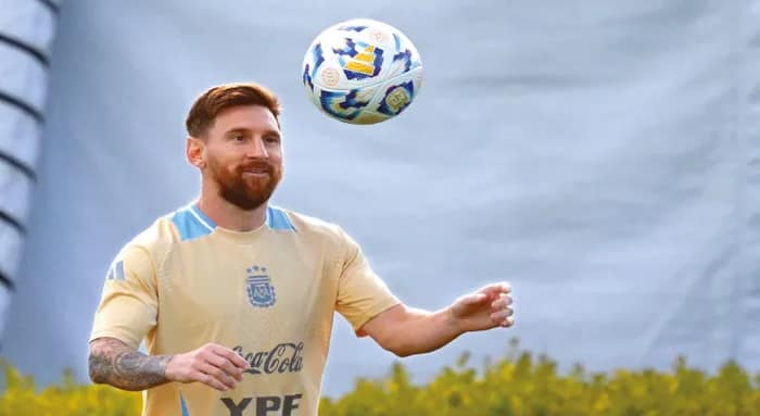 আর্জেন্তিনাকে ফের বিশ্বকাপ জেতাতে চান মেসি