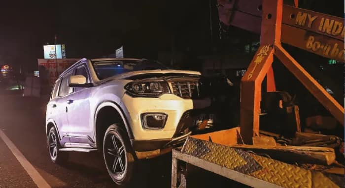 শান্তিপুরে টোটো, চারচাকা গাড়ির মুখোমুখি সংঘর্ষে ২ জনের মৃত্যু
