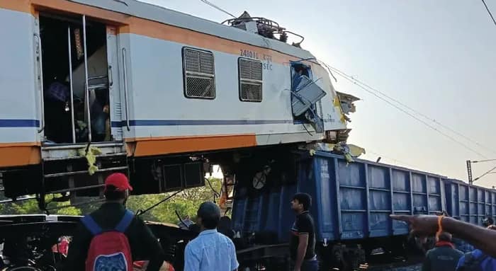 মালগাড়িতে ধাক্কা যাত্রীবাহী ট্রেনের, মৃত ৭, করমণ্ডলের স্মৃতি উস্কে রেল দুর্ঘটনা ছত্তিশগড়ে