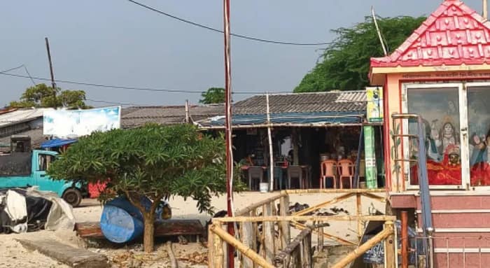 বকখালির সমুদ্র সৈকতে চারটি সিসি ক্যামেরা বসালেন ক্ষুদ্র ব্যবসায়ীরাও