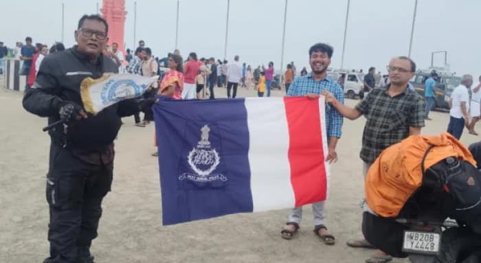 বাইকে নানা রাজ্যে ঘুরে ‘সেফ ড্রাইভ সেভ লাইফ’-এর বার্তা দিচ্ছেন বজবজের প্রৌঢ়