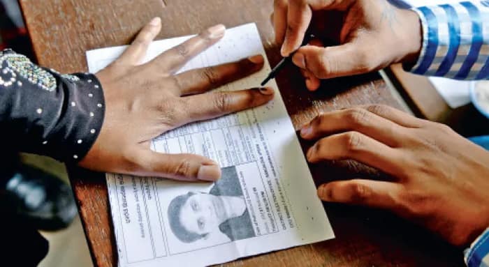 এই প্রথম, এবার গ্রামেই ভোট দেবে ‘মাওবাদী মুক্ত’ চোরমারা