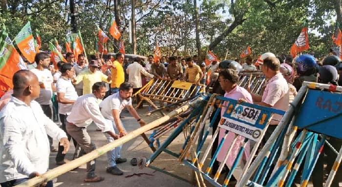 রাজগঞ্জের বিডিওকে গ্রেফতারের দাবিতে বিক্ষোভ বিজেপির, ধুন্ধুমার