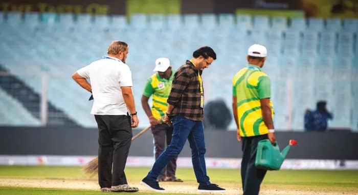 ইডেনের উইকেট নিয়ে বিতর্ক তুঙ্গে, সাফাই সিএবি কর্তাদের