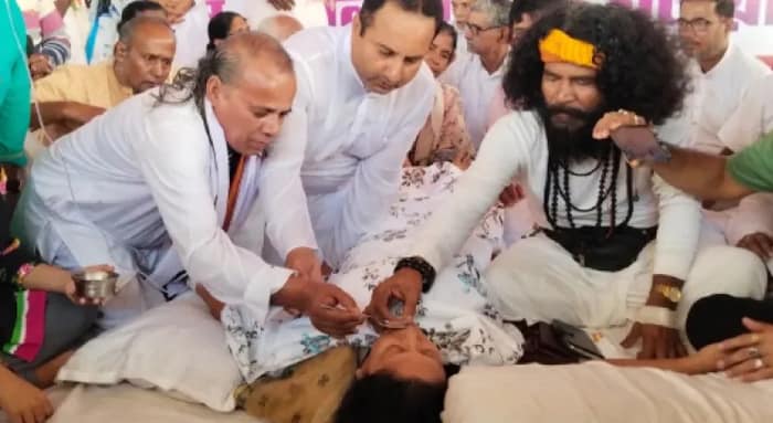 অভিষেকের বার্তার পরদিন অনশন প্রত্যাহার মতুয়াদের, অসুস্থ হয়ে হাসপাতালে ভর্তি মমতা ঠাকুর