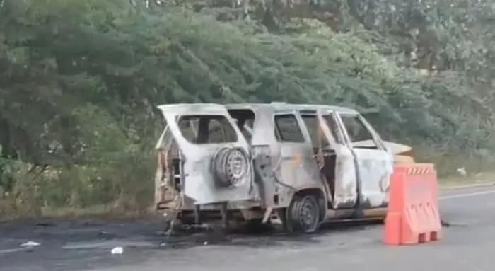 গুজরাতে অ্যাম্বুলেন্সে আগুন, পুড়ে মৃত নবজাতক ও চিকিৎসক সহ চার