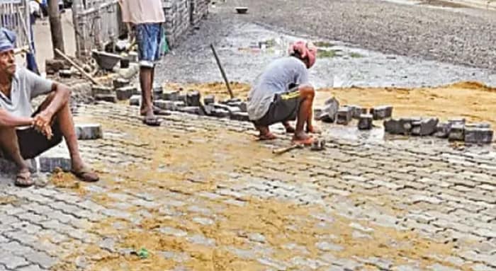 ‘স্পট’ চিহ্নিত, ৪৫ লক্ষ বর্গফুট রাস্তায় বসানো হবে কংক্রিট ব্লক
