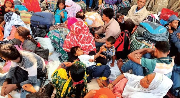 দিনে হাজারেরও বেশি পুশব্যাক! সীমান্তে ক্যাম্প করে যাচাই, আধার-ভোটার সিজ বিএসএফের