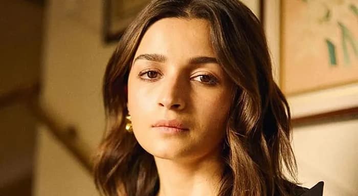 কাপুরদের অন্দরমহলে অনুপস্থিত আলিয়া!