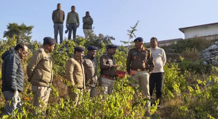 উত্তরাখণ্ডের আলমোড়ায় স্কুলের  কাছে উদ্ধার প্রচুর জিলেটিন স্টিক