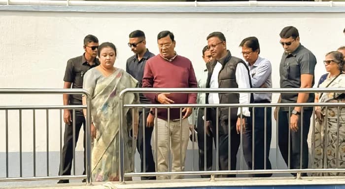 মুখ্যমন্ত্রীর নির্দেশে সিরিটি মহাশ্মশানের  সংস্কার, কাজ পরিদর্শনে মেয়র ফিরহাদ