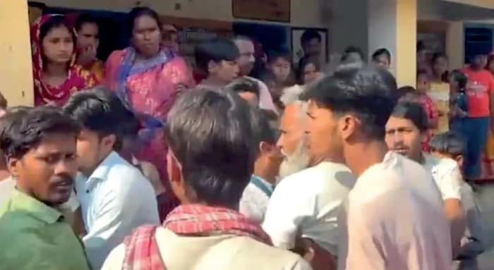 শিশু শিক্ষাকেন্দ্রের বাসনপত্র ও চাল চুরির অভিযোগ শিক্ষিকার বিরুদ্ধে