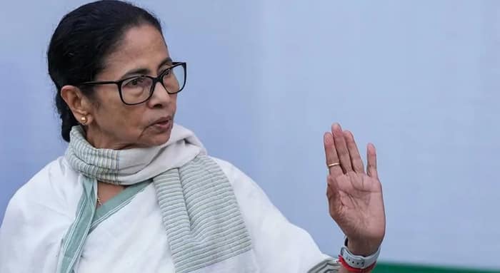 বাংলায় লড়াই করুন, বাংলা জিতলে ওর দিল্লি কেড়ে নেব: মুখ্যমন্ত্রী মমতা বন্দ্যোপাধ্যায়