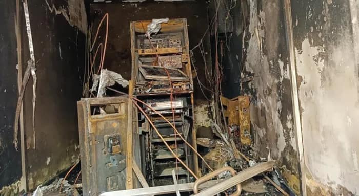 গ্যাস কাটার দিয়ে এটিএম মেশিন কেটে লুট ও অগ্নিসংযোগ বাঁকড়ায়