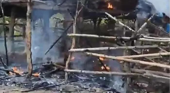 ওড়িশার মালকানগিরিতে ১৫০টি বাঙালি বাড়িতে ভাঙচুর ও আগুন, আদিবাসী মহিলা খুনে তীব্র উত্তেজনা, জারি হল কার্ফু