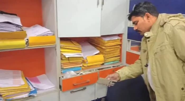 বাঁকড়ায় গ্যাসের অফিসের শাটার ভেঙে চার লক্ষ টাকা লুট, আতঙ্ক