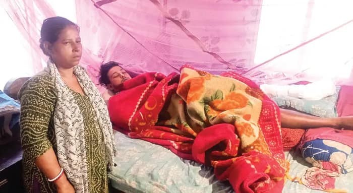 বেআইনি নির্মীয়মাণ বাড়ির কার্নিশ ভেঙে দুর্ঘটনা, কাটা গেল যুবকের পায়ের আঙুল