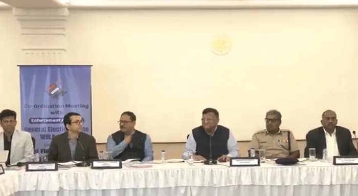 নির্বাচন কমিশনের ভোট প্রস্তুতি বৈঠকে রাজ্য পুলিশের ডিজি সহ কলকাতার সিপি