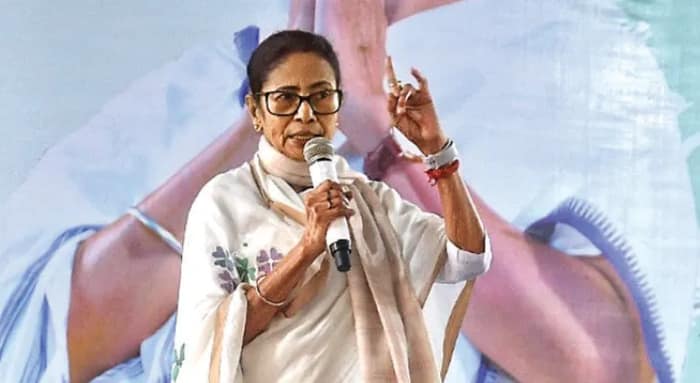 ভবানীপুরের বিএলএ'দের সঙ্গে বৈঠক তৃণমূল নেত্রীর, এসআইআর নিয়ে বিশেষ নির্দেশ