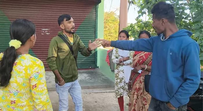 ময়নাগুড়িতে এক মাইক্রো ফিন্যান্স সংস্থার বিরুদ্ধে টাকা আত্মসাৎ করার অভিযোগ, বিক্ষোভ এলাকাবাসীদের
