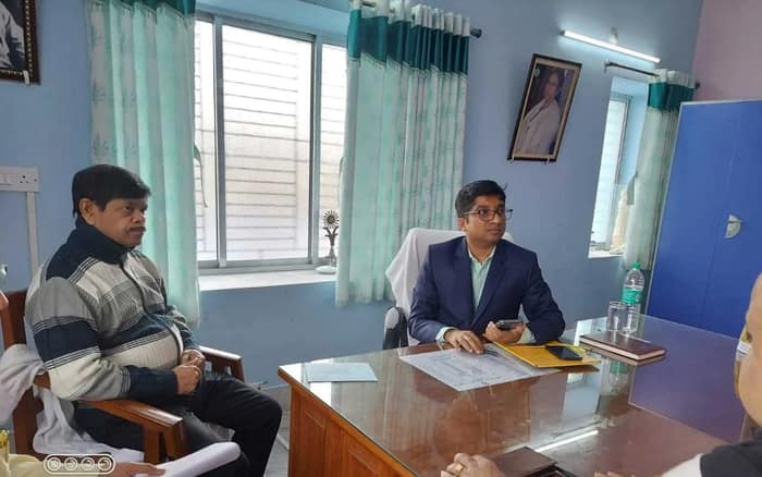 চাকদহ পুরসভার দায়িত্বভার গ্রহণ করলেন কল্যাণীর মহকুমা শাসক অভিজিৎ সামন্ত