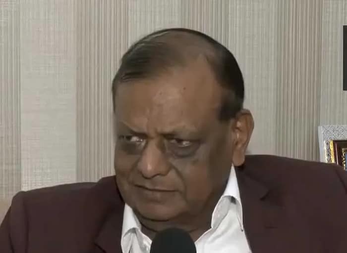বায়ুদূষণের মতো গুরুতর বিষয় নিয়ে আমদের দেশ চিন্তিত নয়, মন্তব্য সপা নেতা আর কে চৌধুরীর