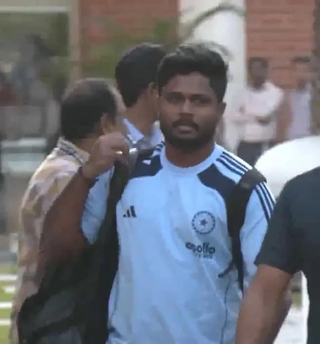 দক্ষিণ আফ্রিকার বিরুদ্ধে পঞ্চম টি২০ ম্যাচ খেলতে আমেদাবাদ পৌঁছল ভারতীয় ক্রিকেট দল