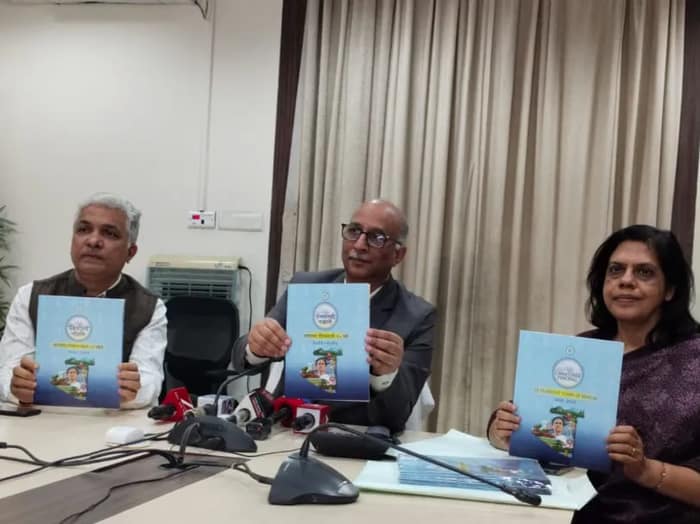 বাংলা, ইংরেজি, নেপালি, হিন্দি সহ ছয়টি ভাষায় উন্নয়নের পাঁচালী প্রকাশ করল রাজ্য