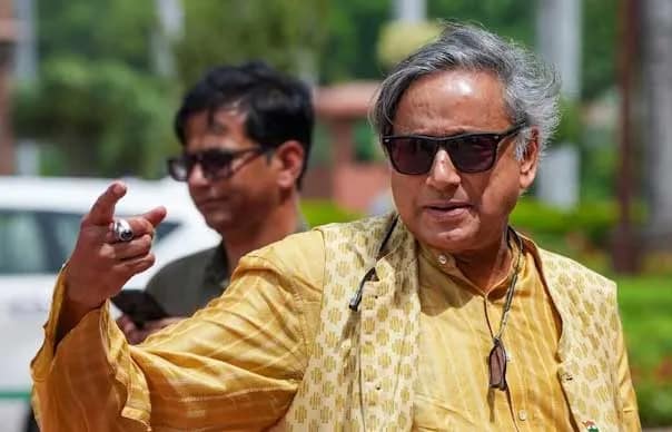 বাংলাদেশে গণপিটুনির ঘটনা অত্যন্ত উদ্বেগজনক: কংগ্রেস নেতা শশী থারুর
