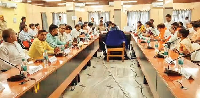হাসপাতালের সমস্যা ও অটো-টোটো নিয়ন্ত্রণ নিয়ে আলোচনা বিধায়কদের