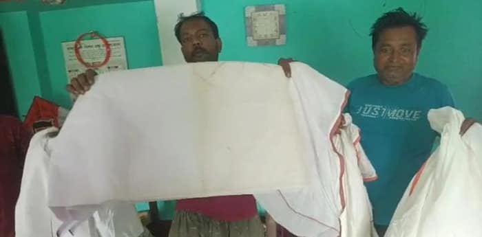 বোলপুরে তৃণমূলের পার্টি অফিস থেকে সাদা থান উদ্ধার, চাঞ্চল্য