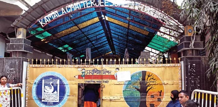 বালিগঞ্জে ৮৭ বছরের পুরানো মেয়েদের স্কুলে ভাঙচুর, তদন্তে পুলিশ