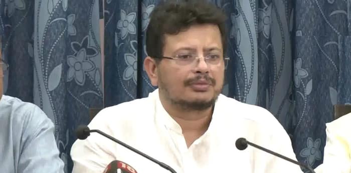 তৃণমূলকে খোঁচা তাপস, ঋতব্রতর
