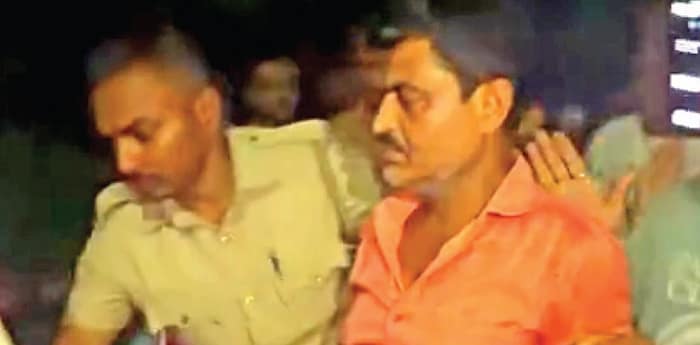 প্রতিবন্ধী বৃদ্ধকে ‘লক্ষ্মী’ সাজিয়ে টাকা গায়েব! তৃণমূল নেতার বাড়িতে ডিম-বৃষ্টি