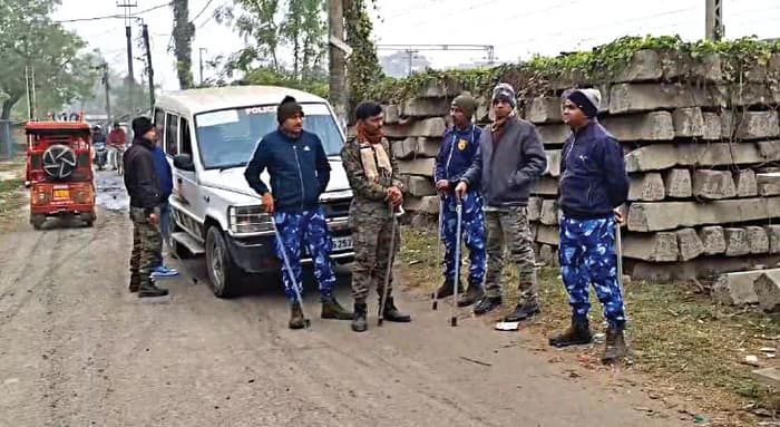 ভাটপাড়ায় আতঙ্ক, ভরদুপুরে শূন্যে গুলি চালিয়ে চম্পট বাইক চালকের