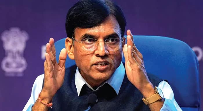 কেন্দ্রীয় ক্রীড়ামন্ত্রীর উপর ক্ষুব্ধ ফুটবল মহল, ‘মোহন বেগান, ইস্ট বেগান’... দুই প্রধানের নামের বিকৃত উচ্চারণ