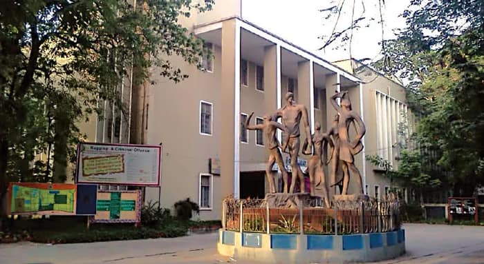 যাদবপুর হিজাব কাণ্ড: ফ্যাক্ট ফাইন্ডিং কমিটি ঘিরেও চলছে চাপান-উতোর